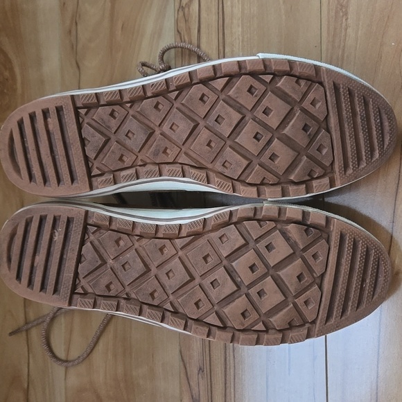 Converse Chuck Taylor All Star High Top Womens Suede Leather Brown Gold Size 8 - Picture 7 of 11